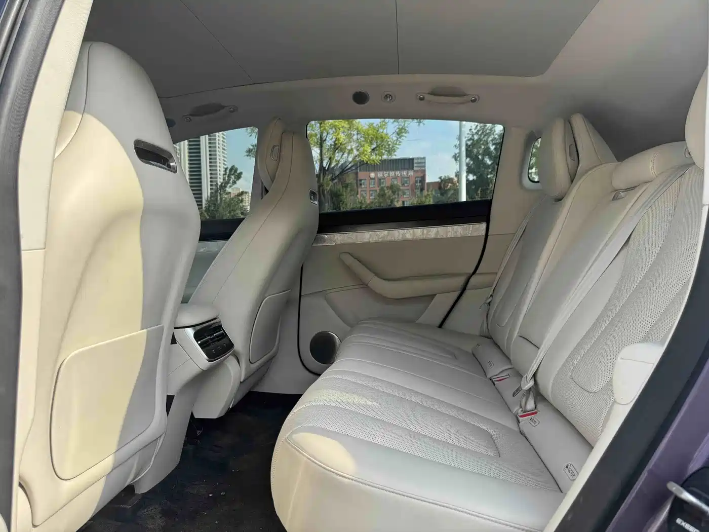 Фото 6 - Zhijie Luxeed R7