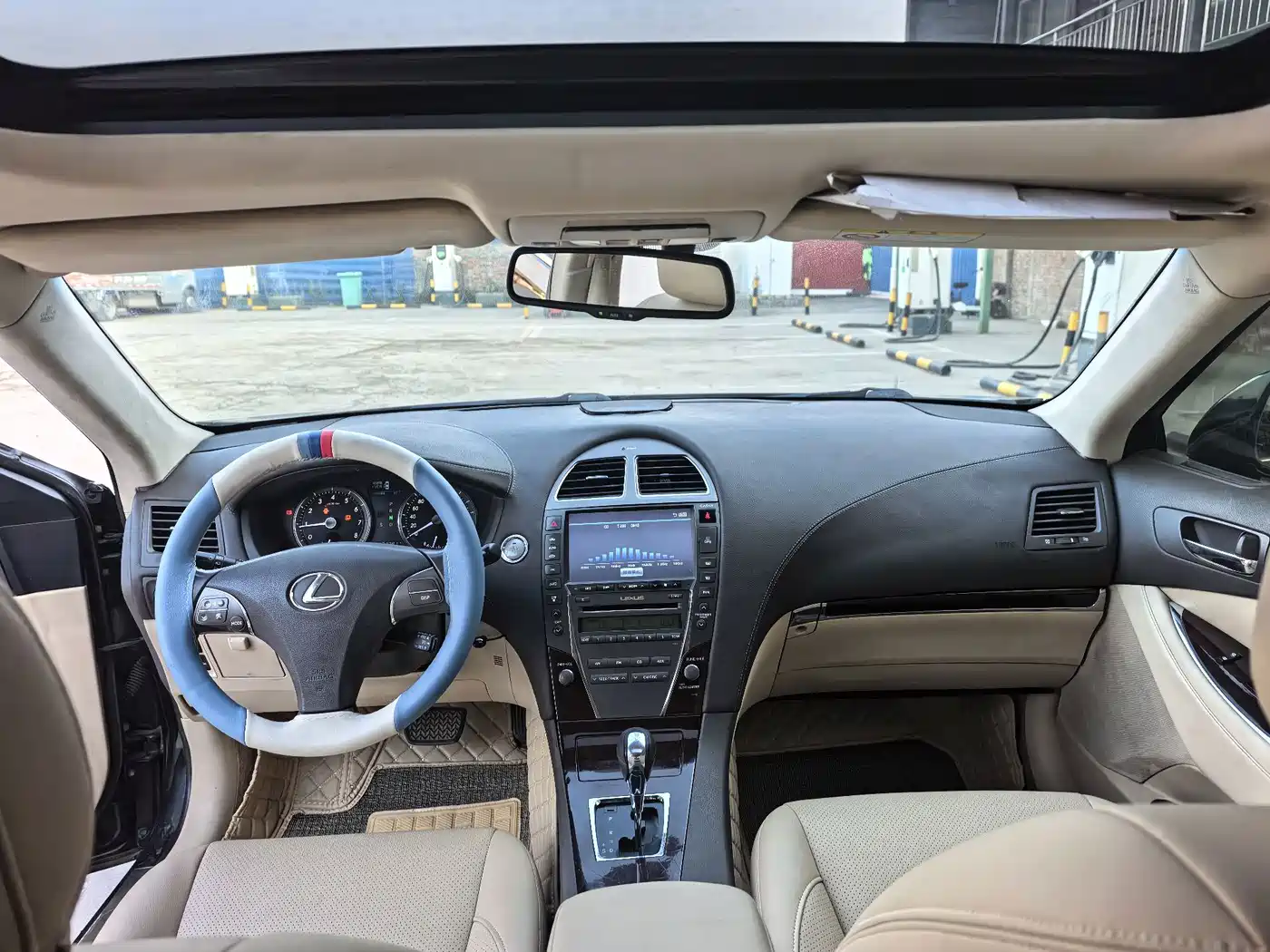 Фото 7 - Lexus ES