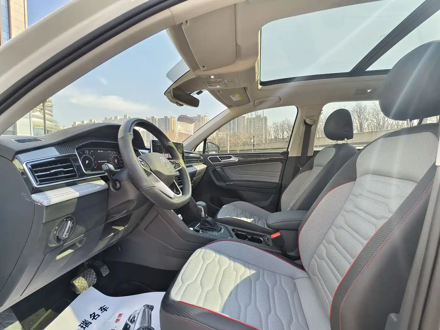 Volkswagen Tiguan L PHEV 2022 430PHEV Plug-in Hybrid Premium фото 4