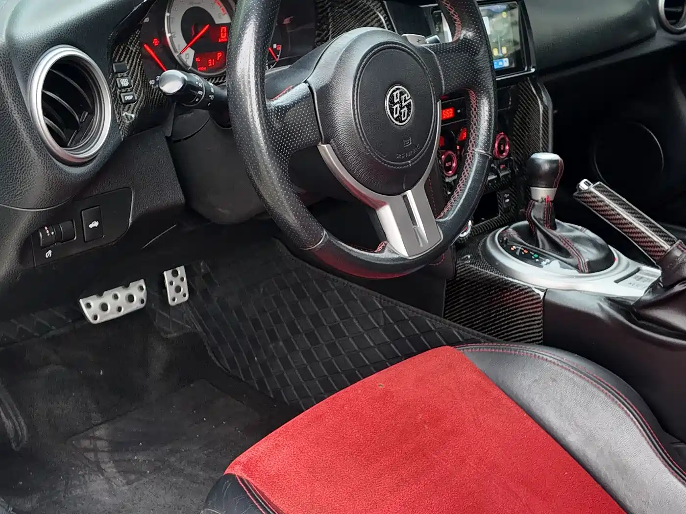 Toyota 86 2013 2.0L Automatic Luxury фото 46