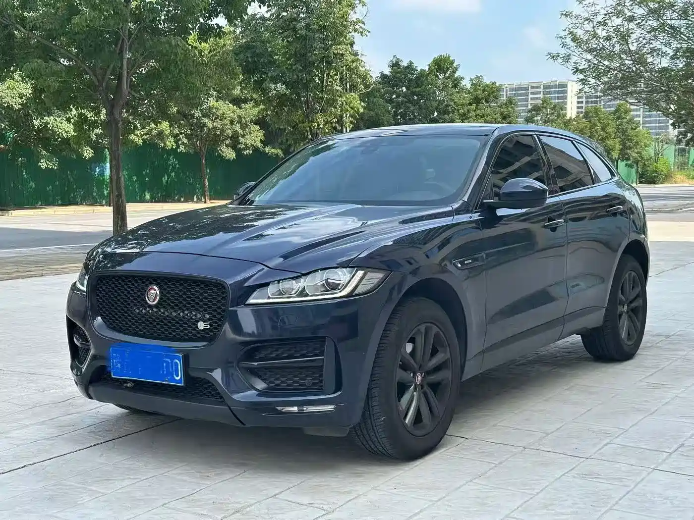 Jaguar F-PACE, 2016 год