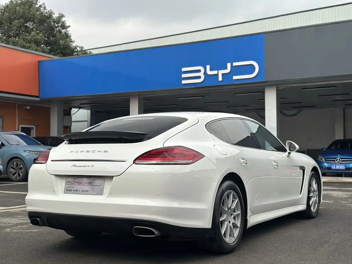 Porsche Panamera 2010 Panamera 4 3.6L фото 20
