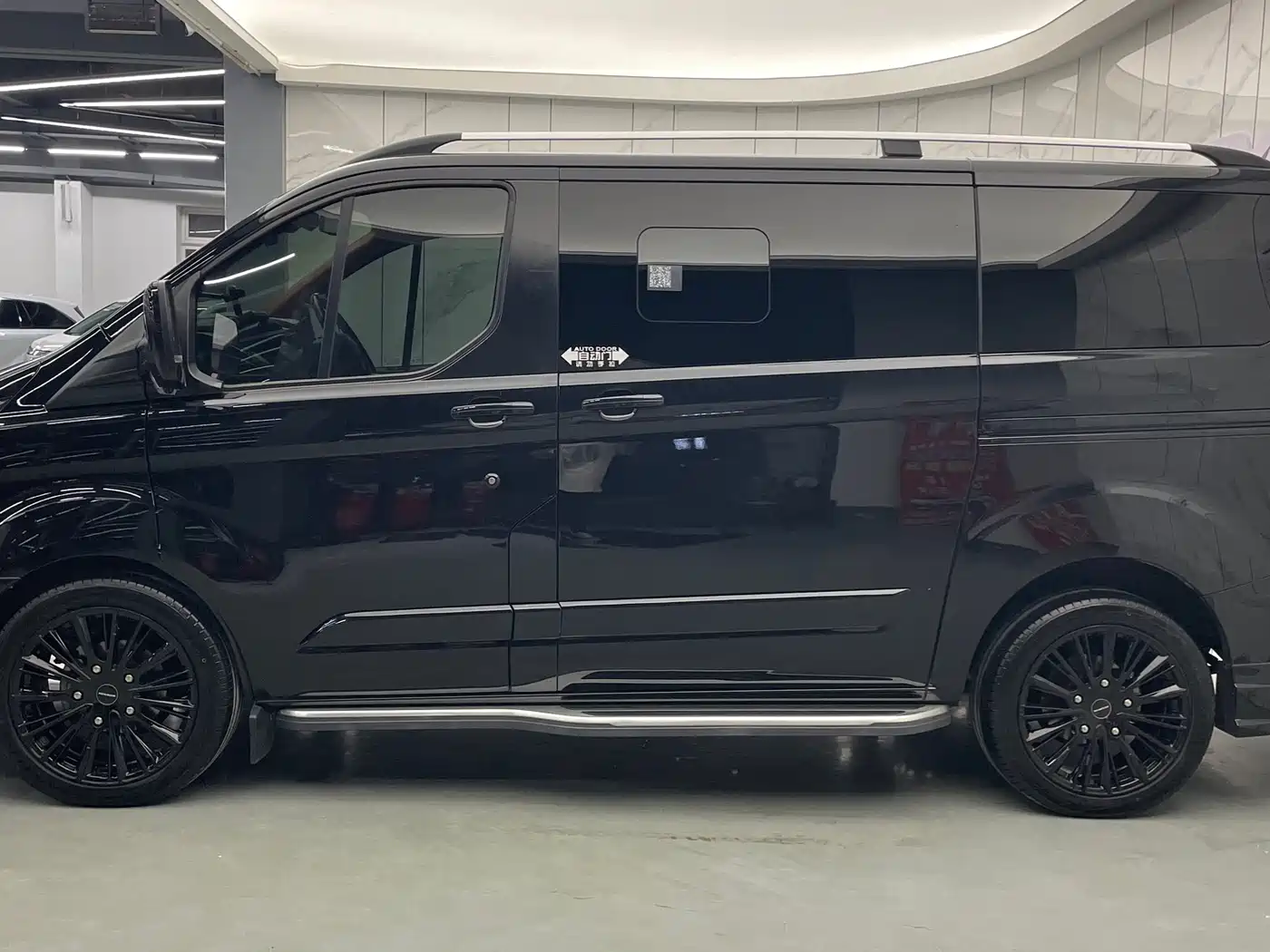 FORD TOURUIOU