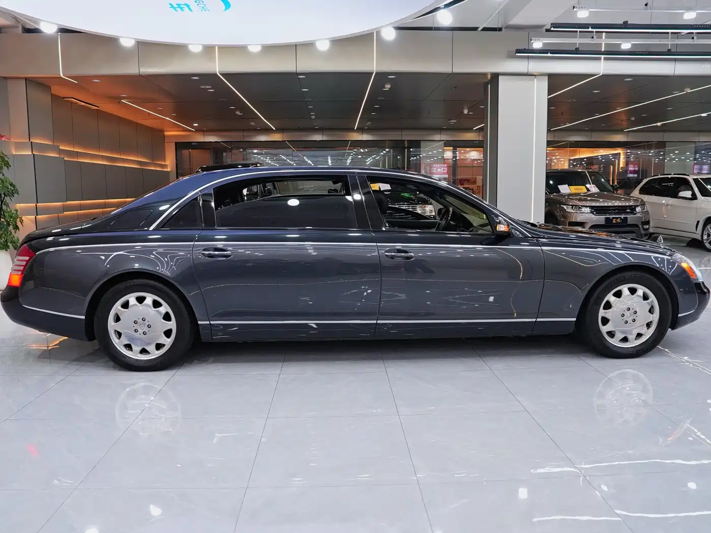 Maybach Maybach 2011 2005 Model 5.5T 62