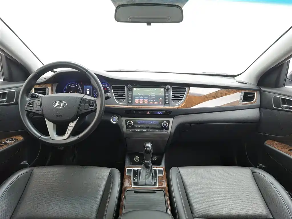 Hyundai Mistra 2014 1.8L Auto Premium DLX фото 5