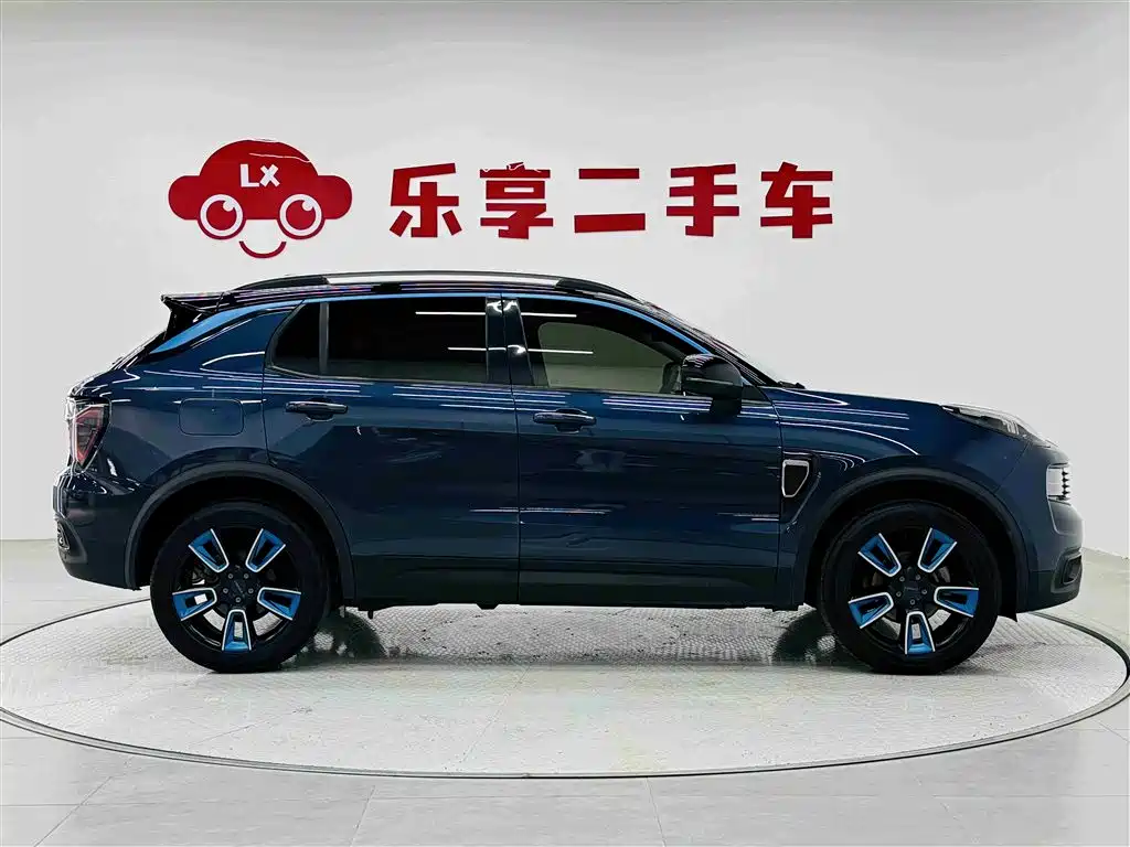 Lynk & Co 01 2017 2.0T 2WD Pro Shine Edition фото 6