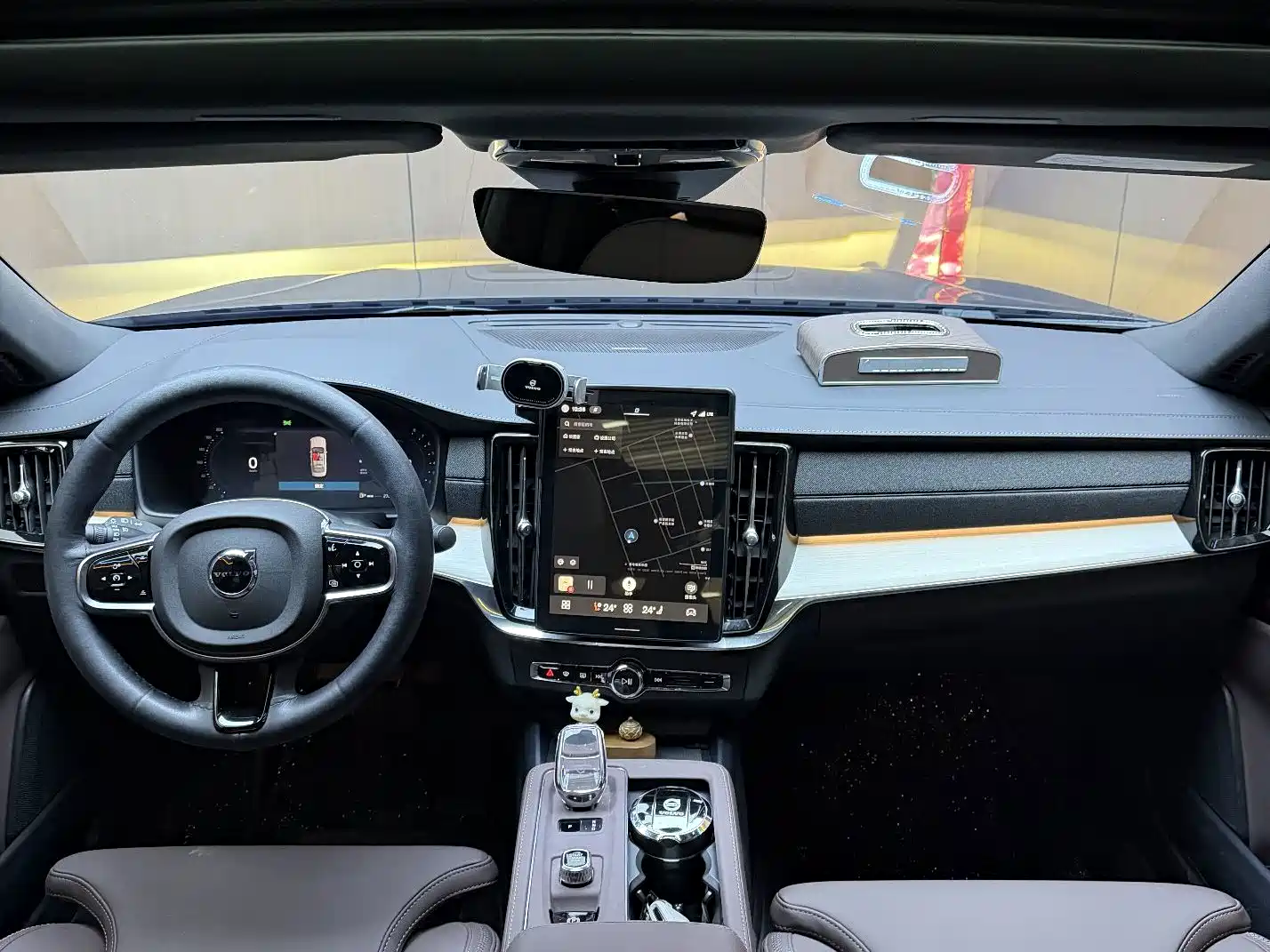 Photo 4 - Volvo S90
