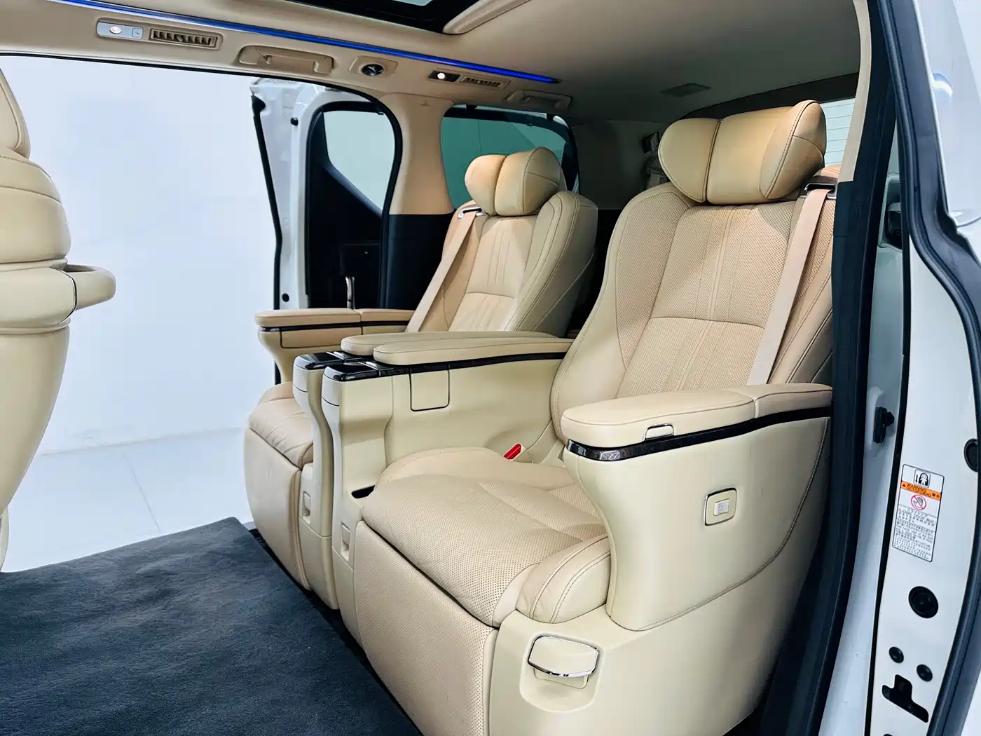 Toyota Alphard 2018 Facelift 3.5L Premium Edition фото 9
