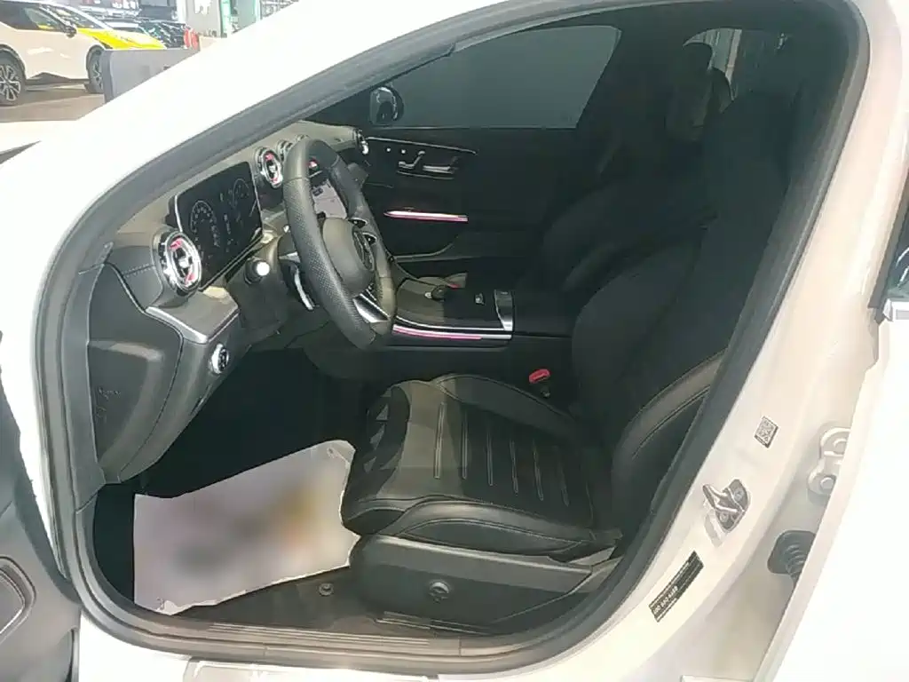 Фото 15 - Mercedes-Benz C-Class