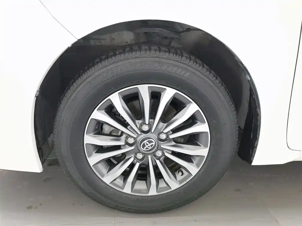 Toyota Corolla 2017 Facelift 1.2T S-CVT GL фото 17