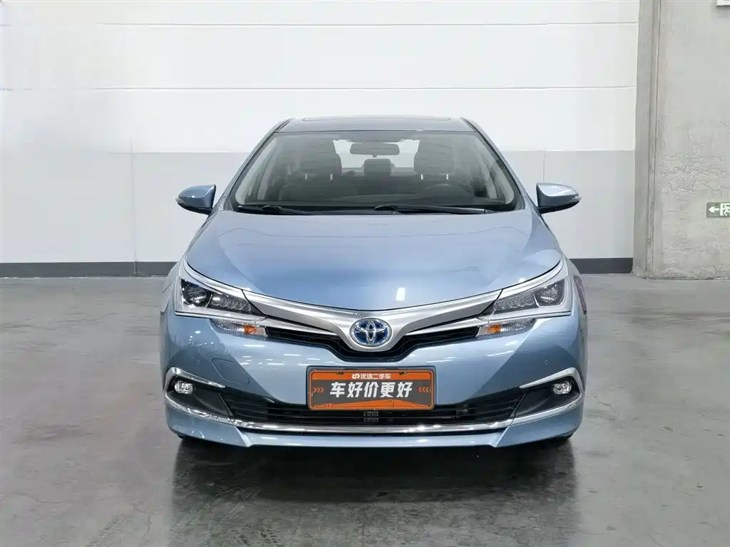 Toyota Corolla 2017 Facelift Hybrid 1.8L E-CVT Elite Edition фото 3