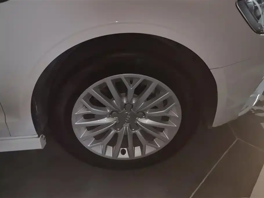 Audi A3 2016 Limousine 35 TFSI Progressive фото 6