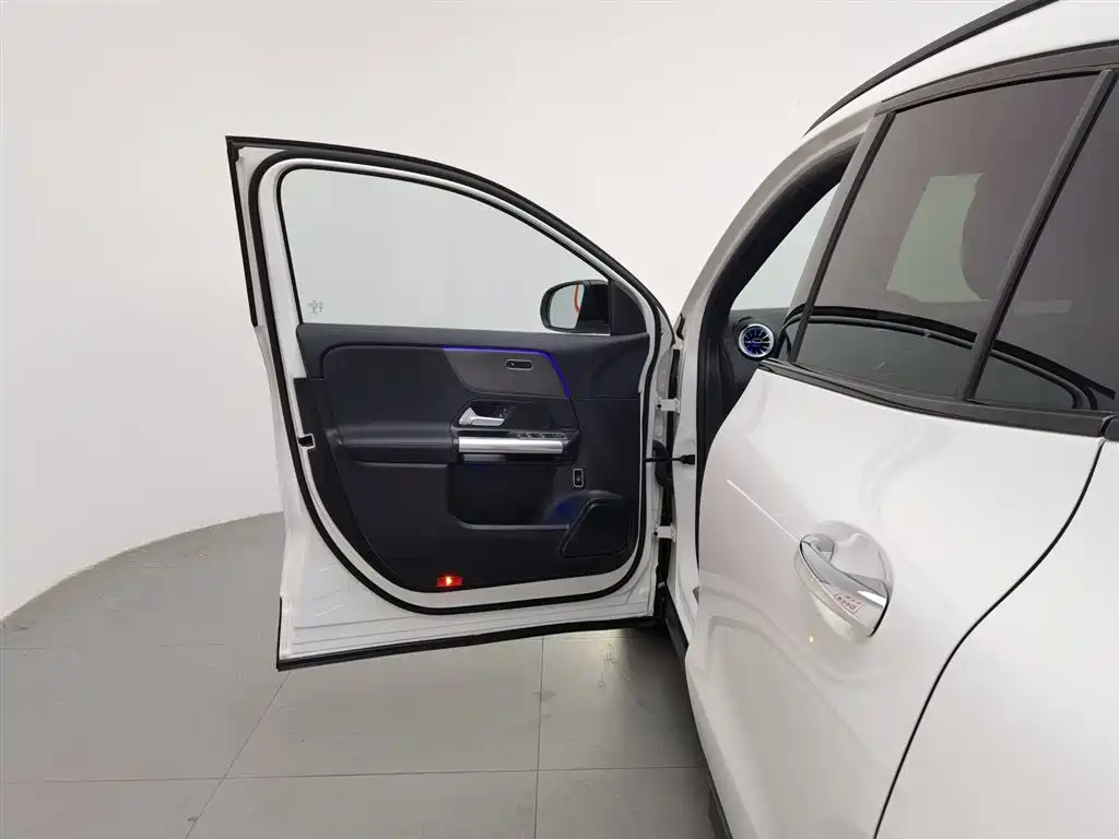Mercedes-Benz GLA 2022 GLA 220 4MATIC фото 8
