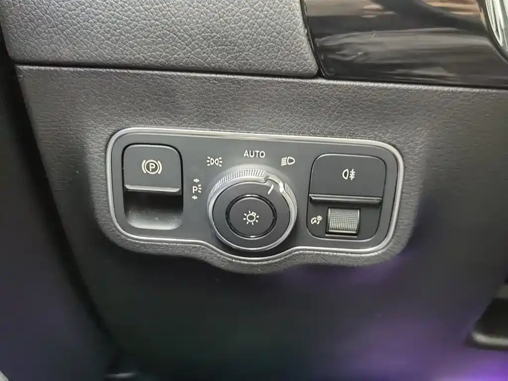 Mercedes-Benz GLA 2022 GLA 220 4MATIC фото 21