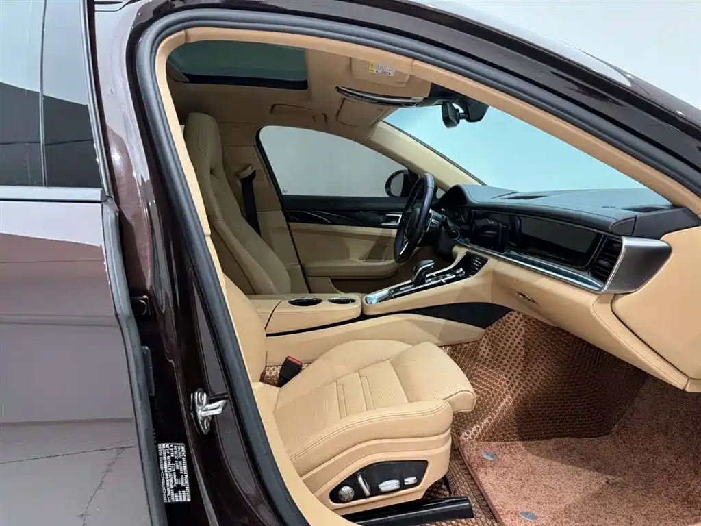 Porsche Panamera 2017 Panamera Executive Long Wheelbase 3.0T фото 19