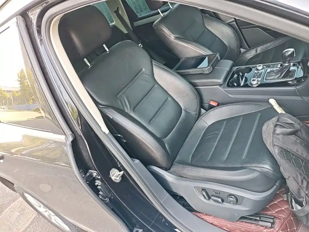 Фото 25 - Volkswagen Touareg