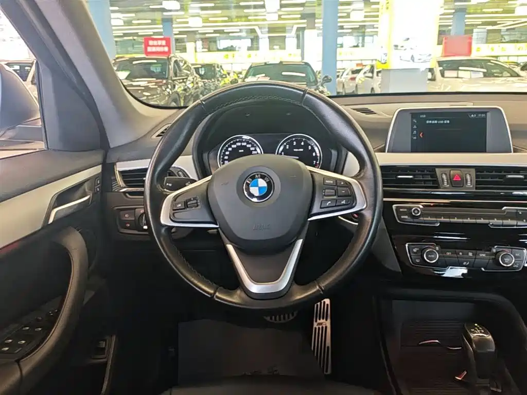BMW X1 2019 sDrive20Li Leading Model фото 11