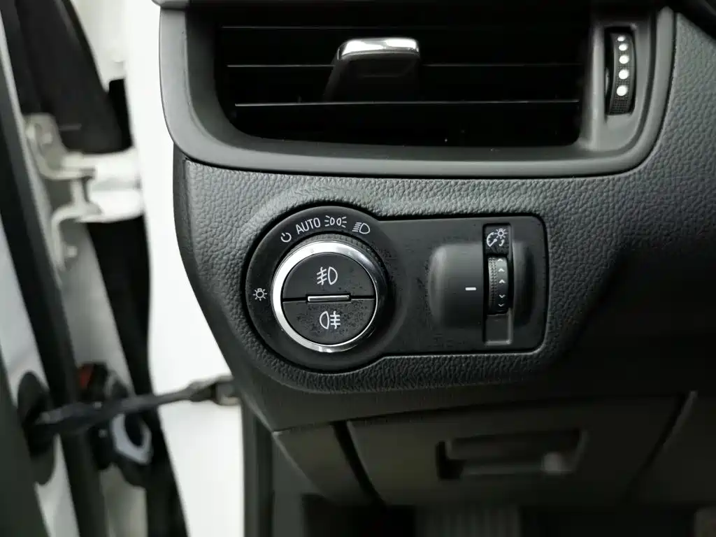 Фото 21 - Buick Envision Plus
