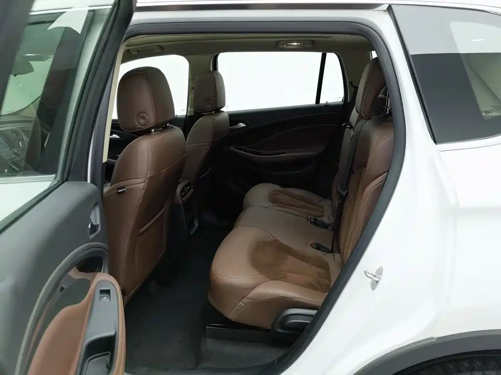 Фото 15 - Buick Envision Plus