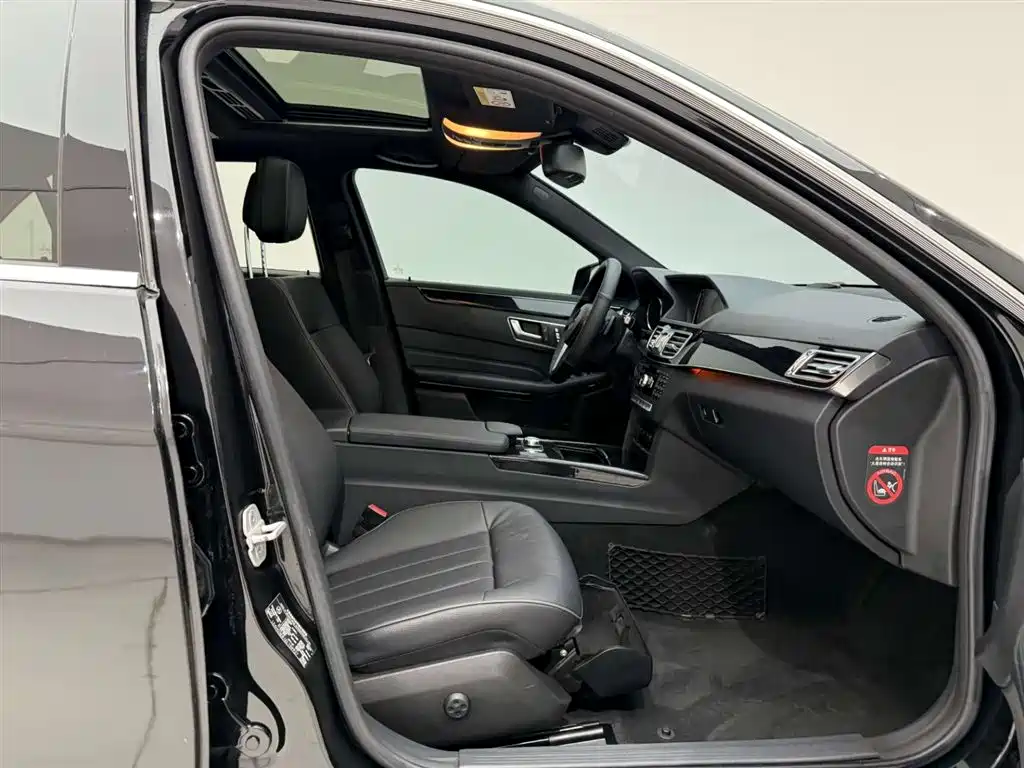 Mercedes-Benz E-Class 2015 E 200 L Sport фото 19