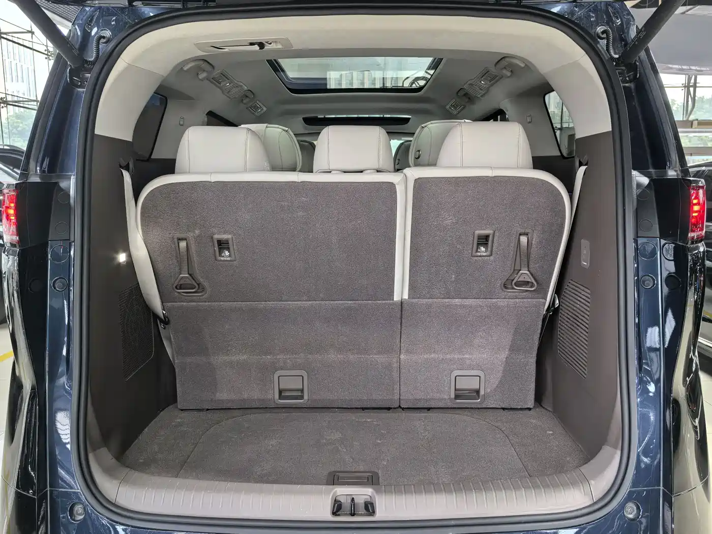 Denza D9 2022 DM-i 970 AWD Flagship фото 8