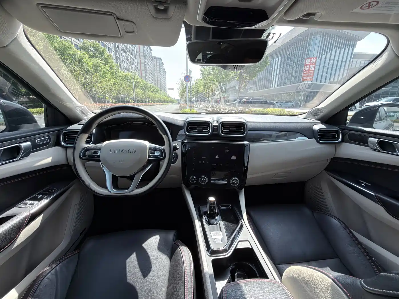 Lynk & Co 02 2018 Model 1.5T DCT 2WD Yao Pro Edition China V фото 8