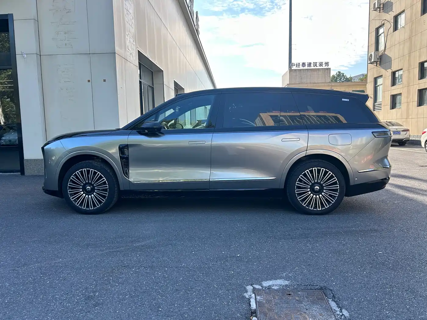 NIO ES8 2026 2025 Model 6-Seat Executive Luxury Edition