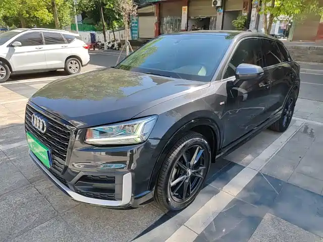 Audi Q2L 2019
