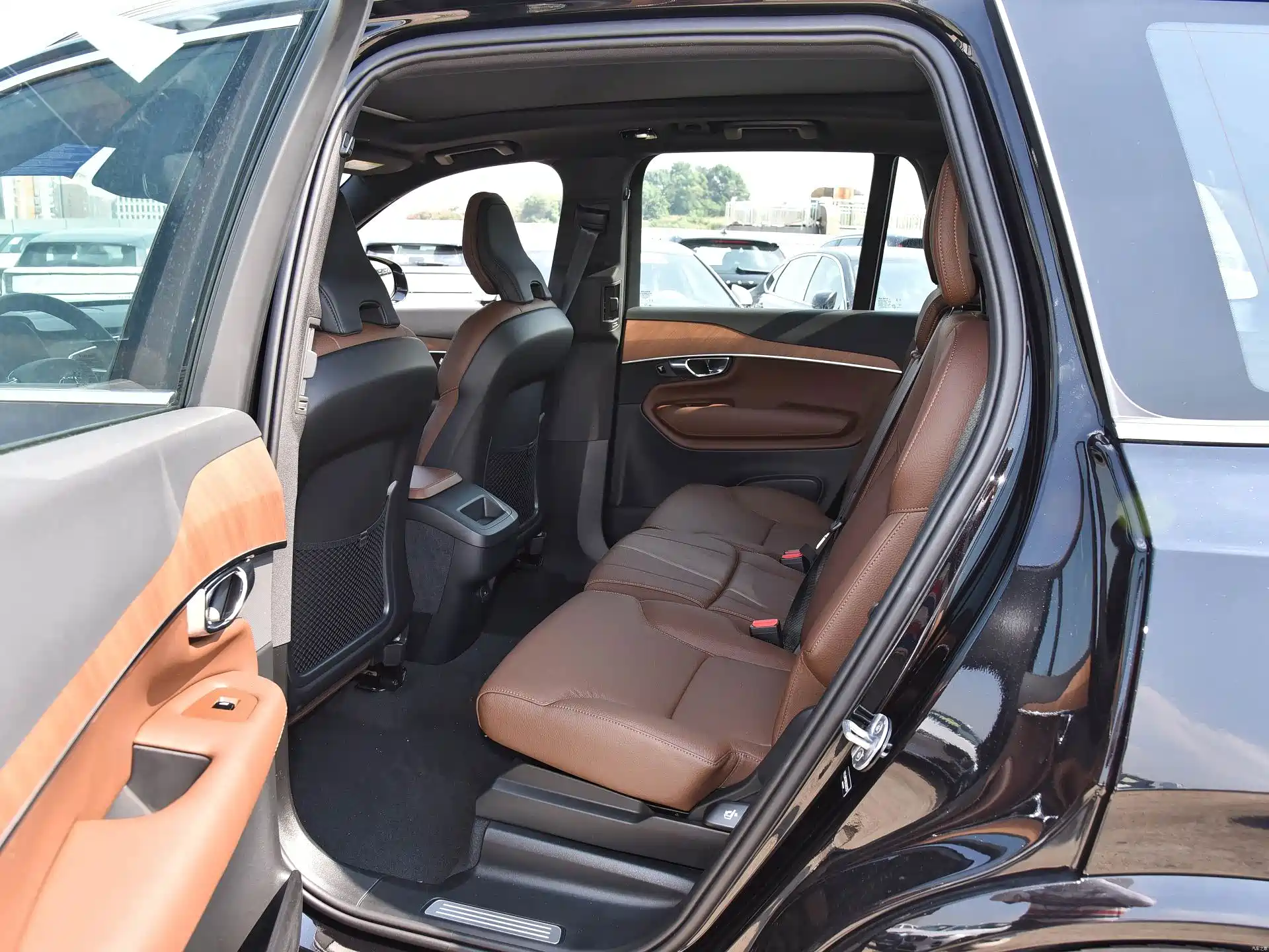 Photo 8 - Volvo XC90