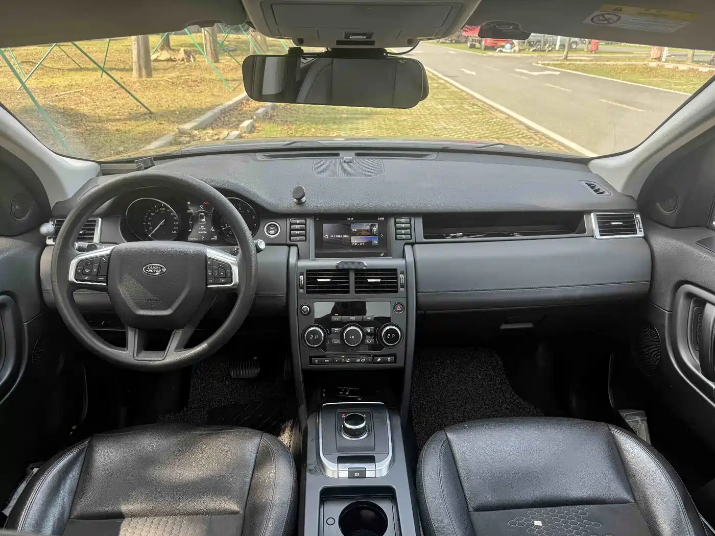 Land Rover Discovery Sport 2018 240PS PURE Edition фото 15