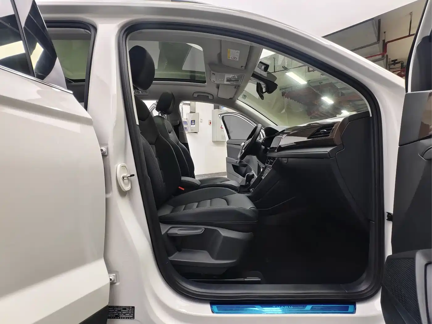 Volkswagen Tharu 2022 280TSI FWD Luxury Edition фото 14