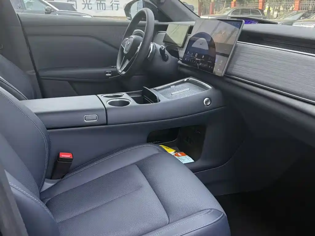 Voyah Auto Voyah Zhiyin 2025 Base фото 6