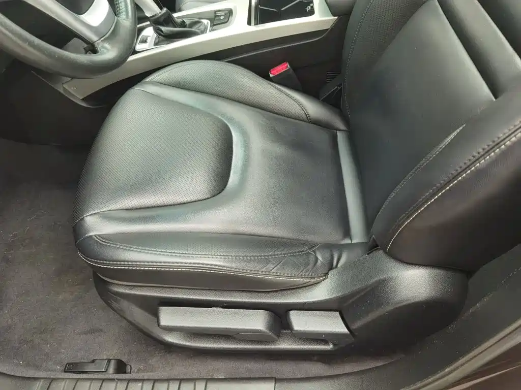 Фото 20 - Luxgen U6 SUV