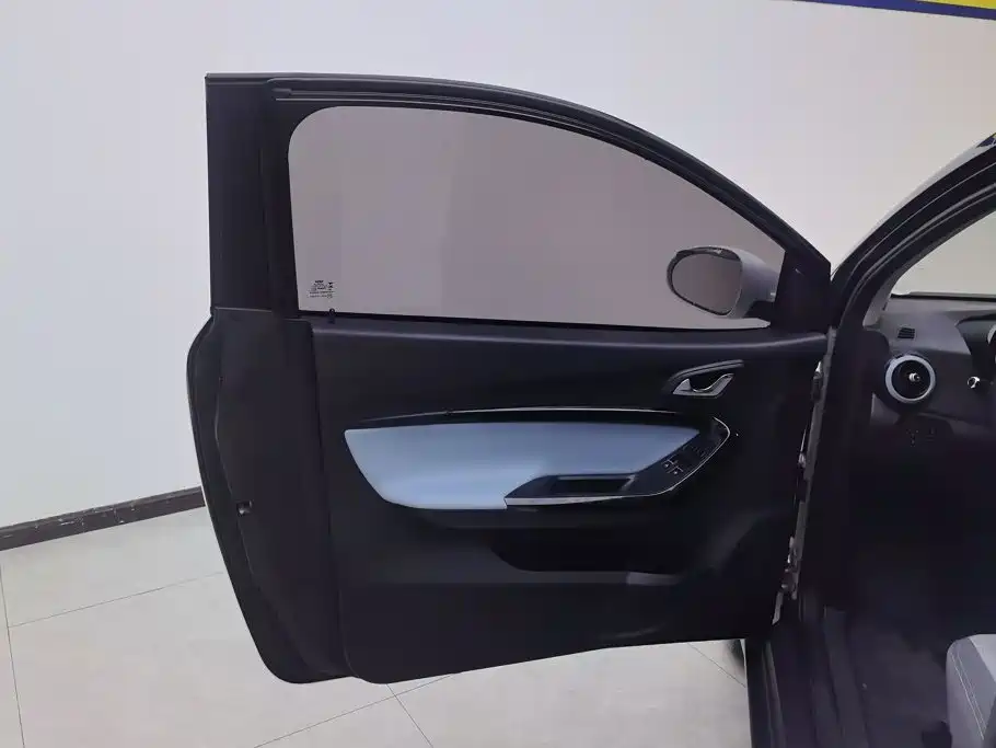 QQ New Energy Little Ant 2024 2024 Facelift Youth Edition 251km Passion 25.05kWh