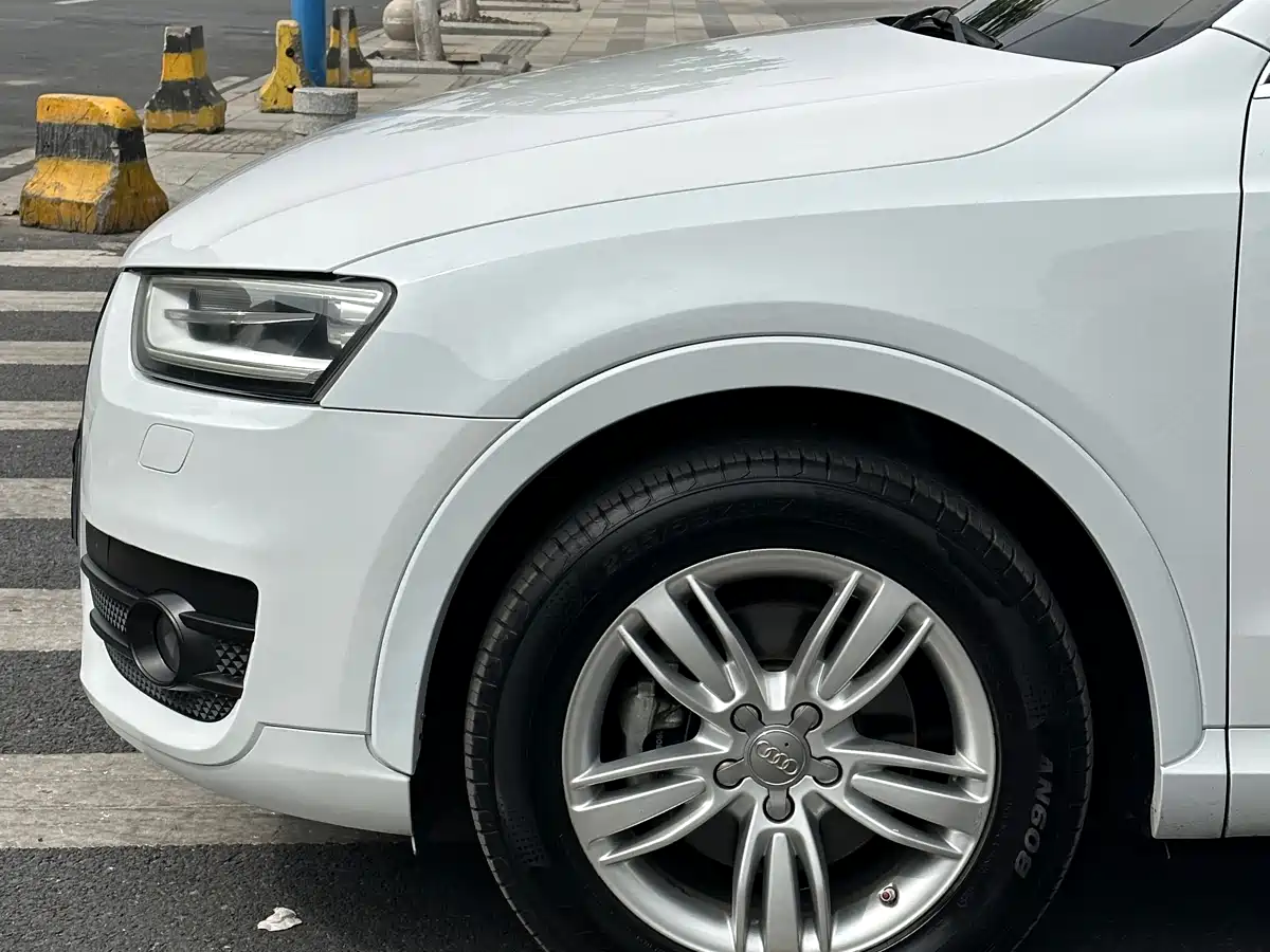 Audi Q3 2013 35 TFSI quattro Technology фото 6