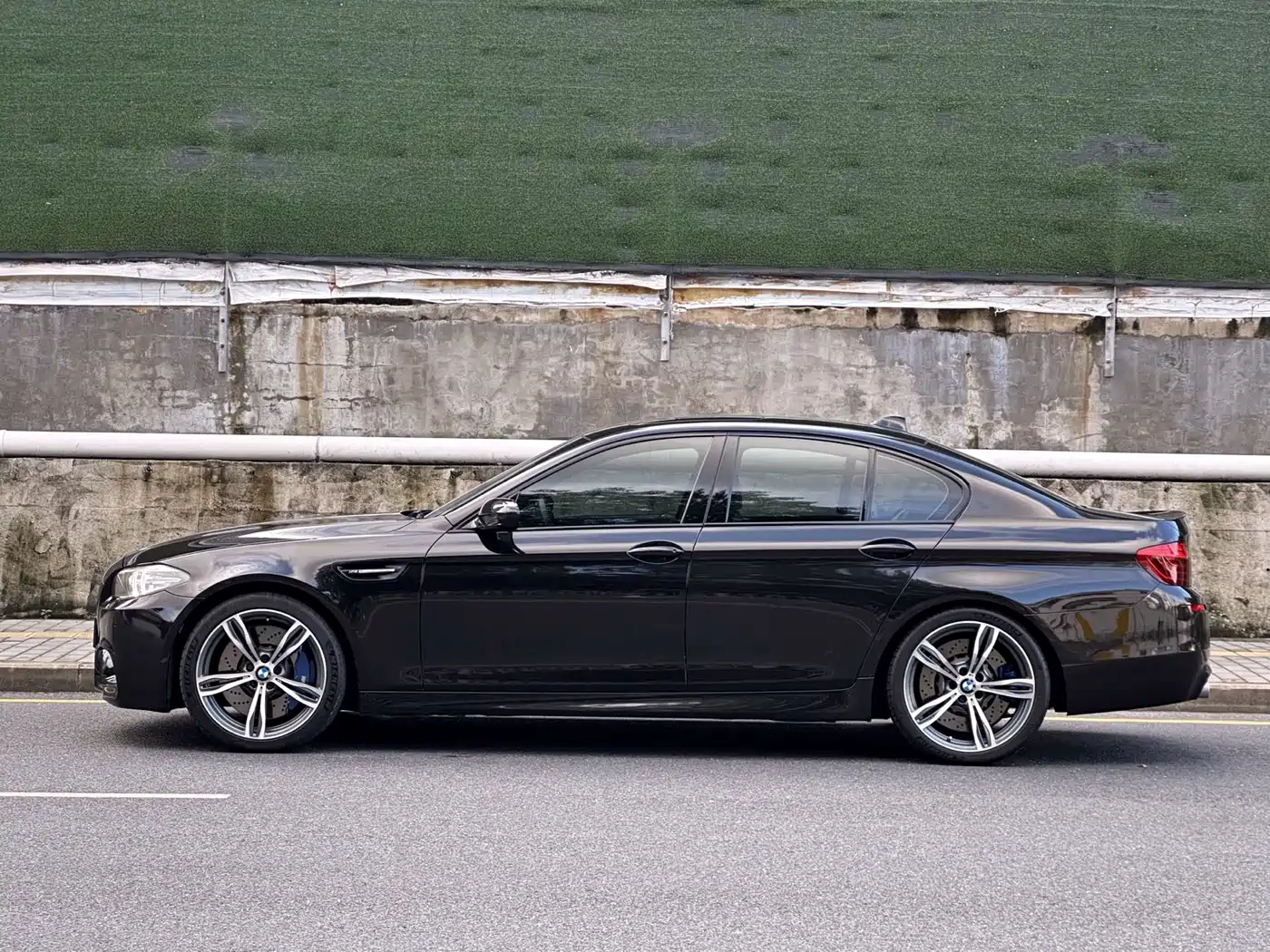 BMW M5 2012 M5 фото 2