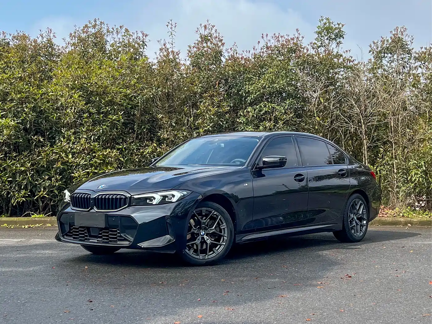 BMW 3 Series 2025 330Li M Sport Night Edition