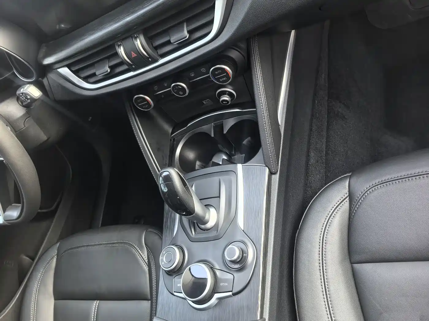 Alfa Romeo Stelvio 2017 2017 2.0T 200HP Elite