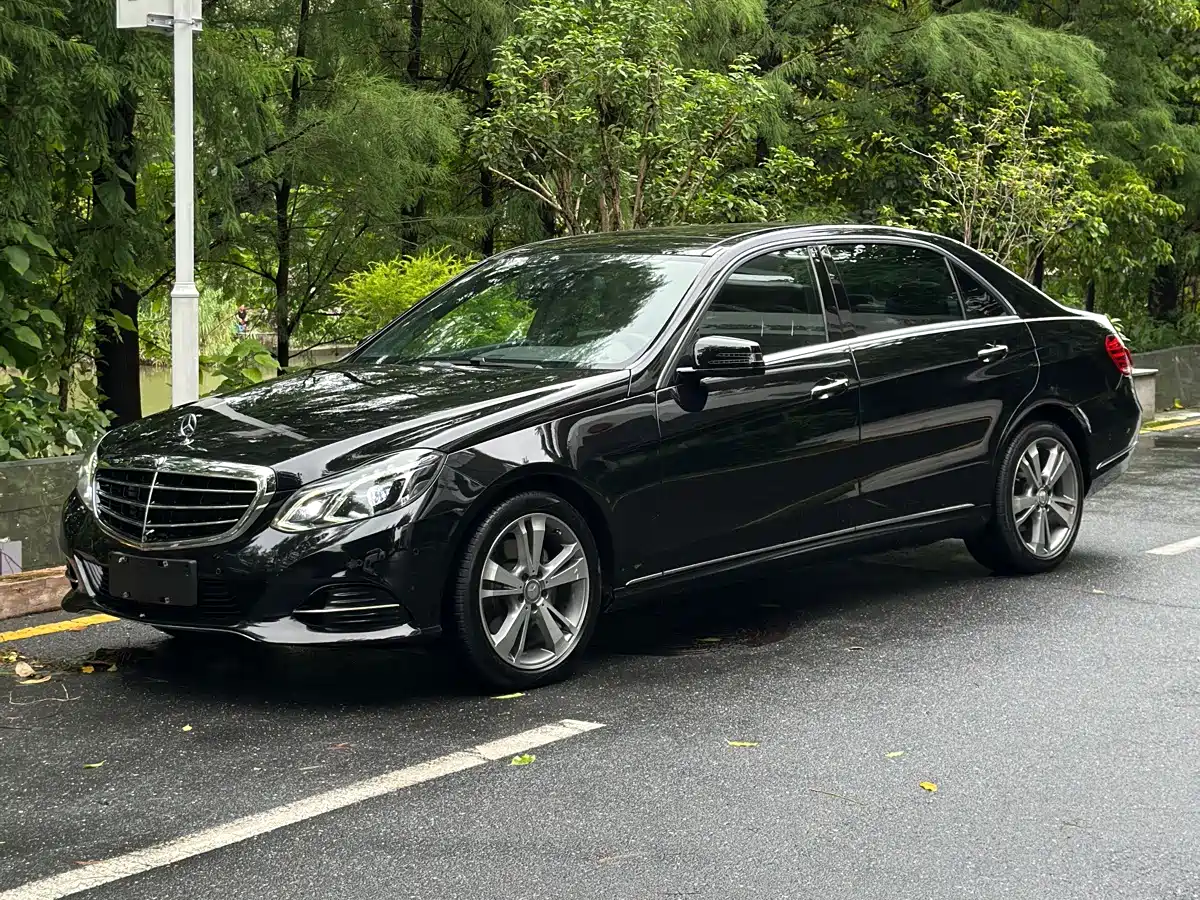 Photo 1 - Mercedes-Benz E-Class