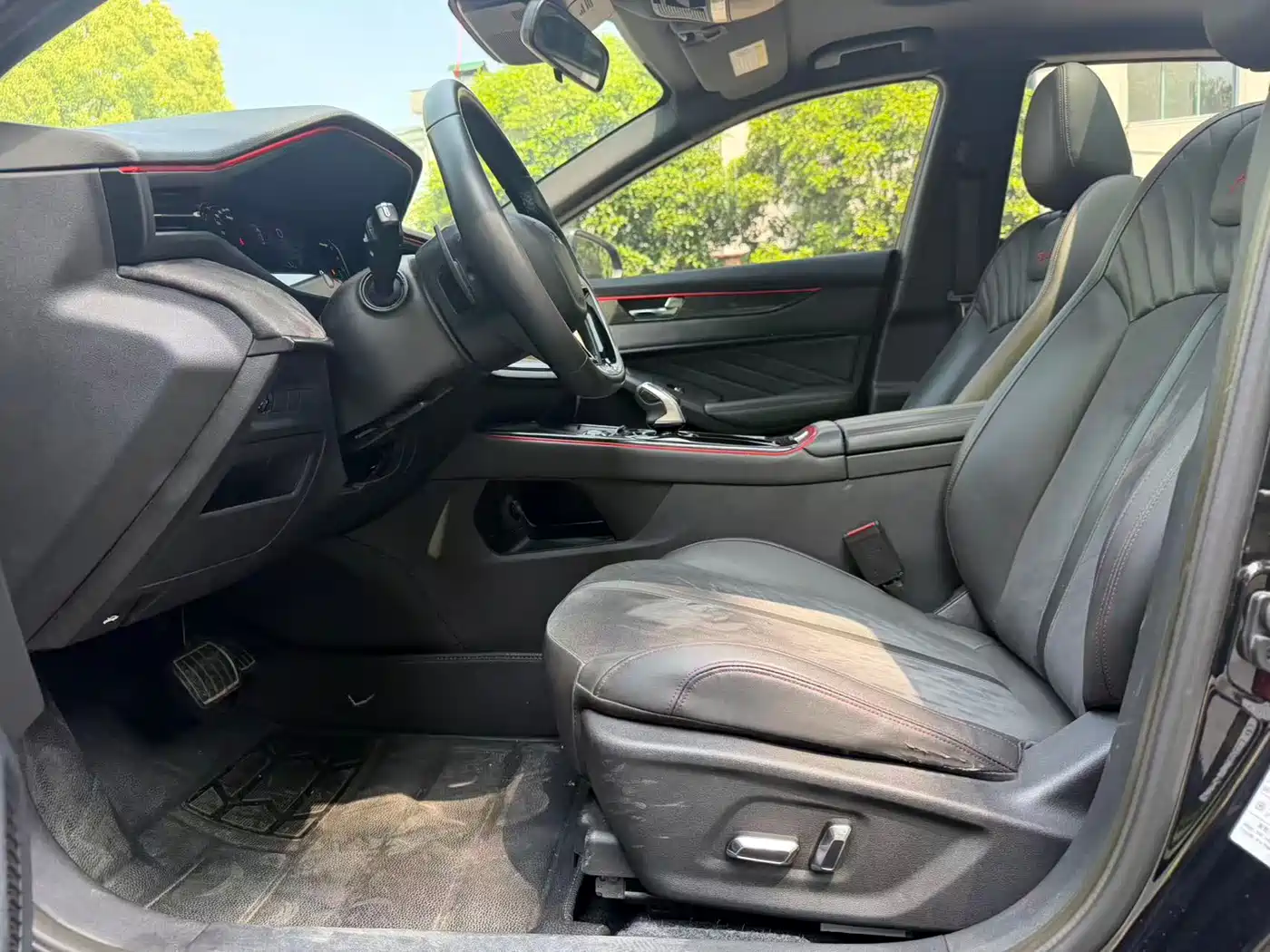 Dongfeng Aeolus Yixuan MAX 2022 2023 1.5T Extraordinary Cool Dad Edition