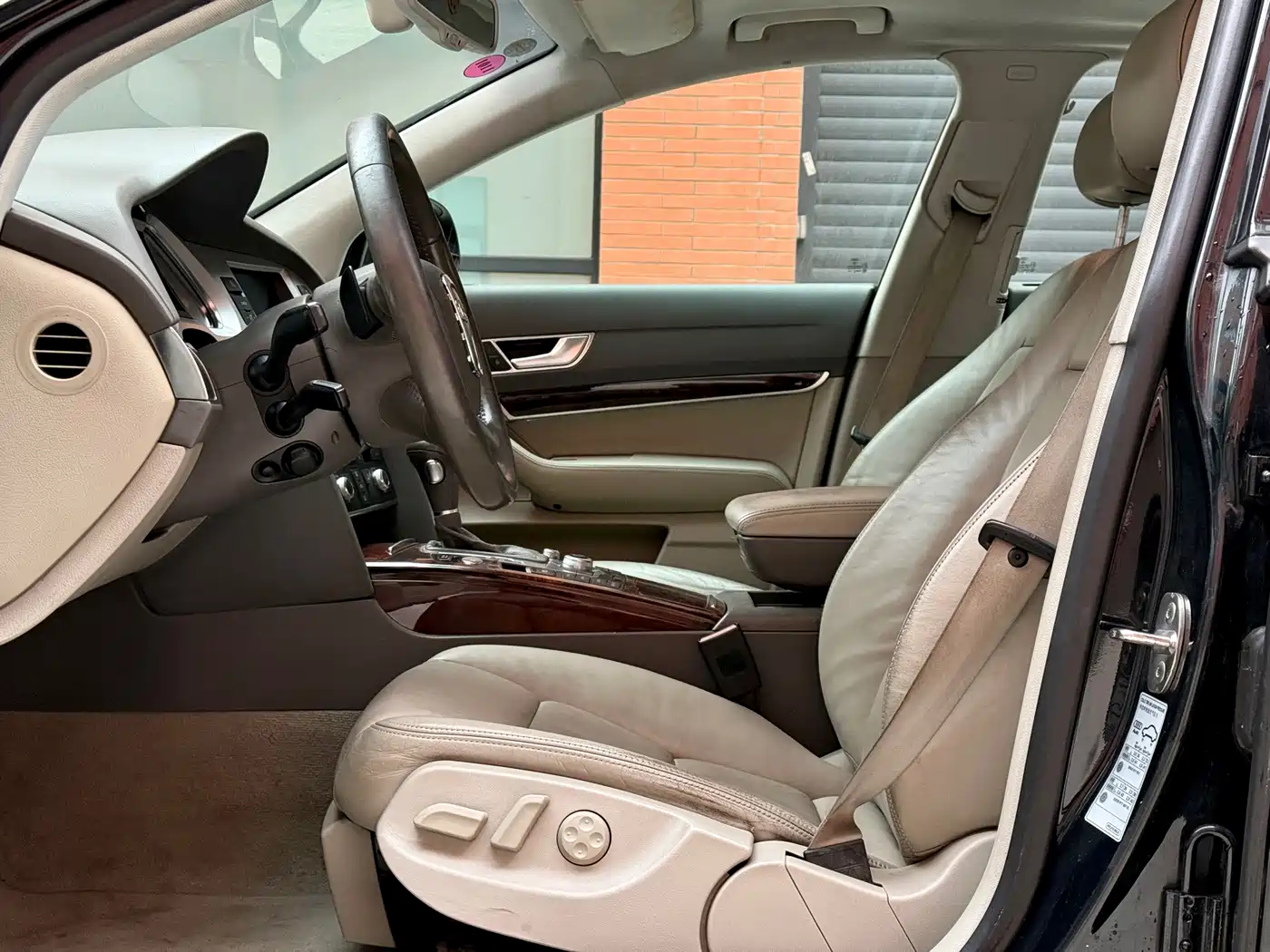 Фото 8 - Audi A6L