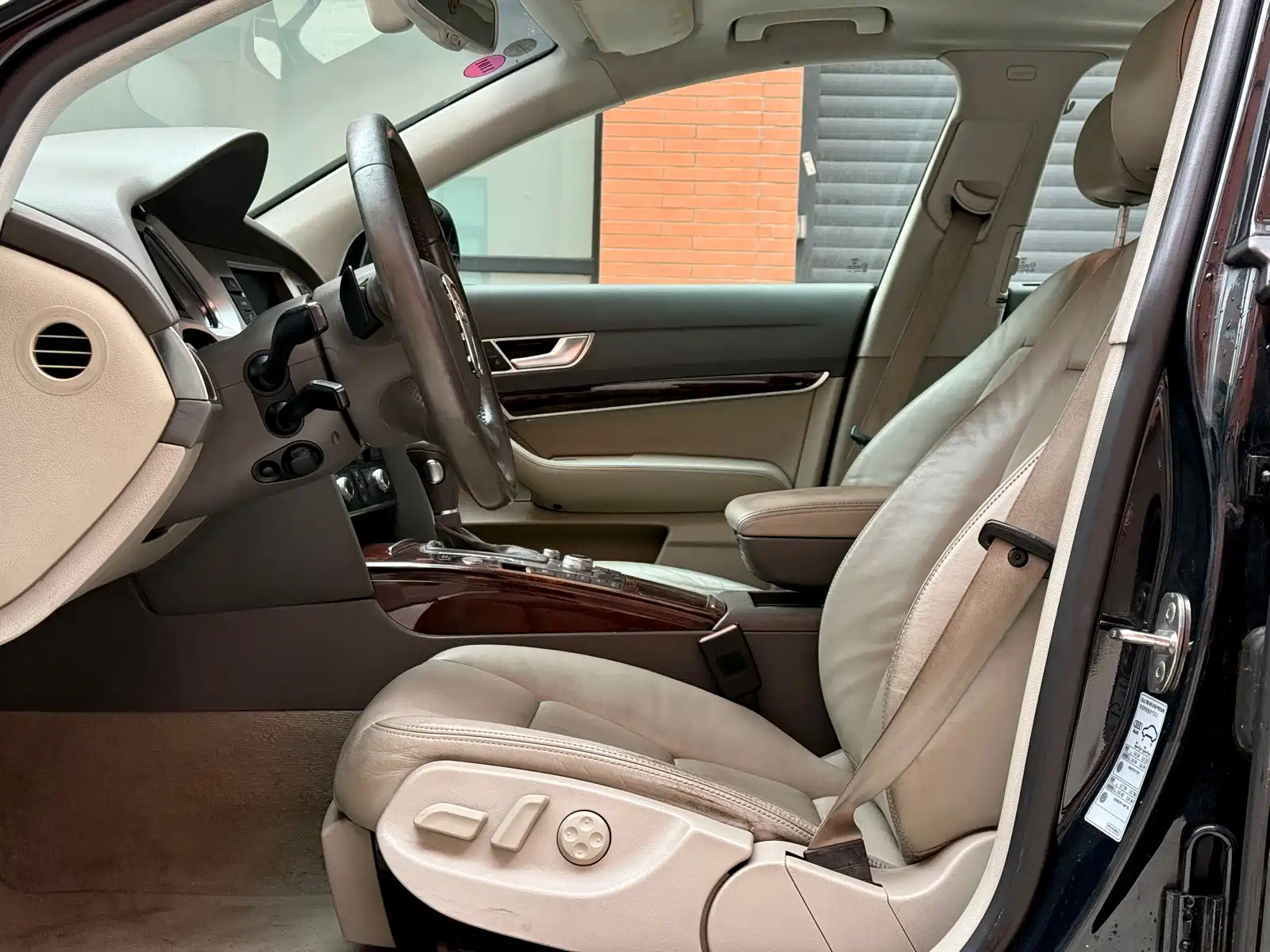 Фото 8 - Audi A6L