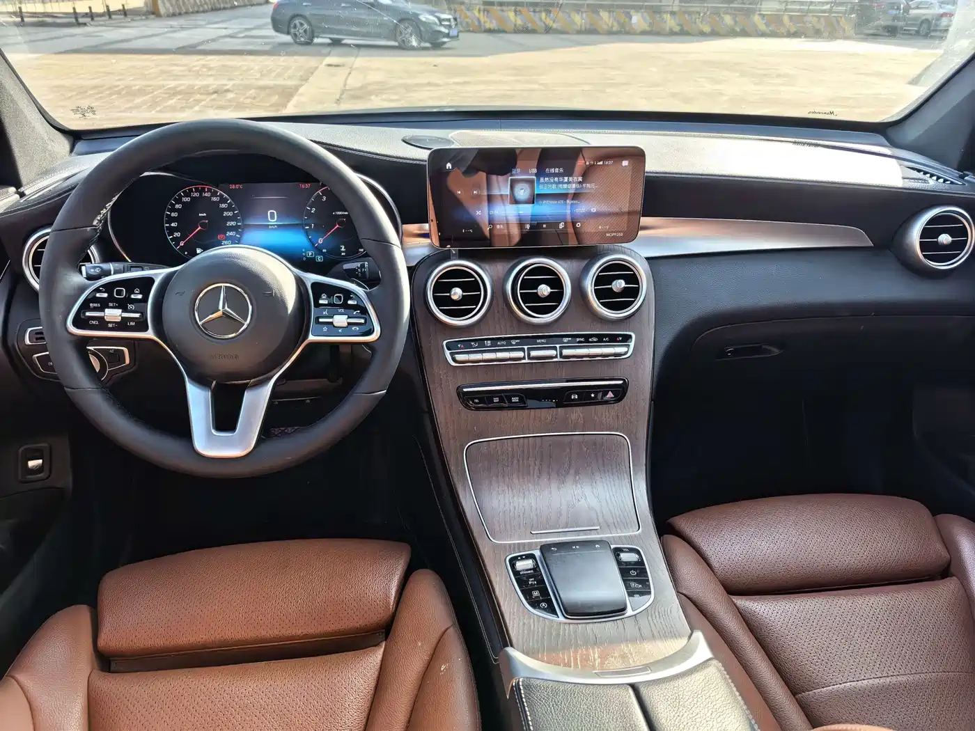 Mercedes-Benz GLC 2020 GLC 260 L 4MATIC Luxury фото 5