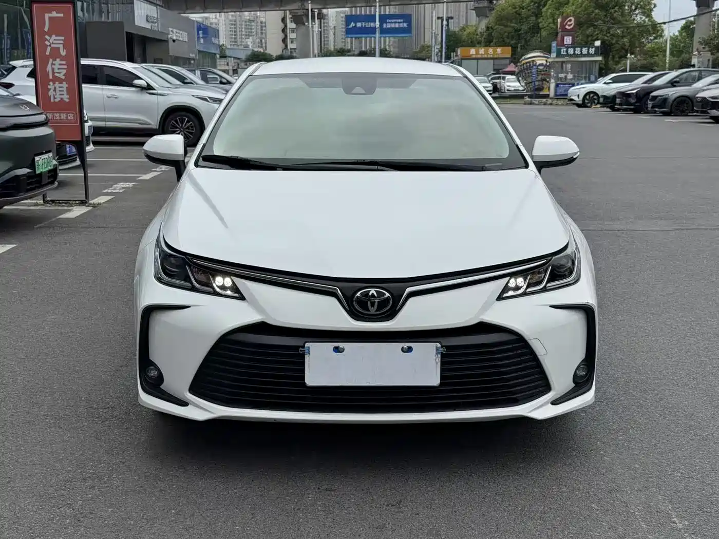 Toyota Corolla 2022 1.2T S-CVT Pioneer PLUS Edition фото 2