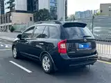 Фото 4 - Kia Carens