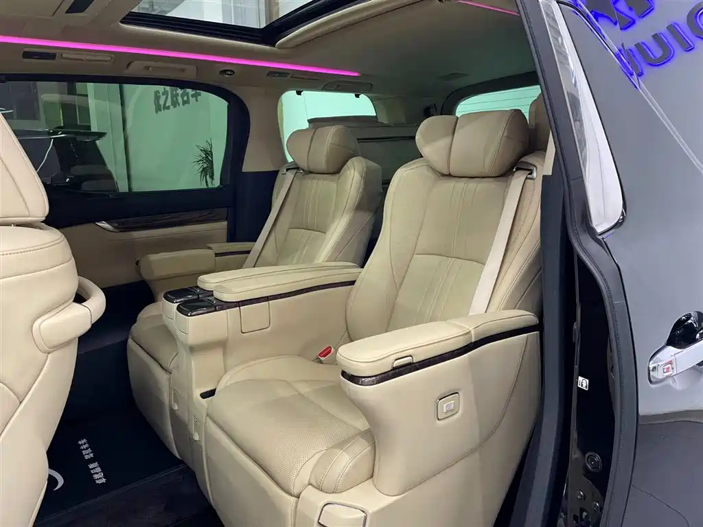 Toyota Vellfire 2021 Crown Hybrid 2.5L HV Premium Edition фото 9