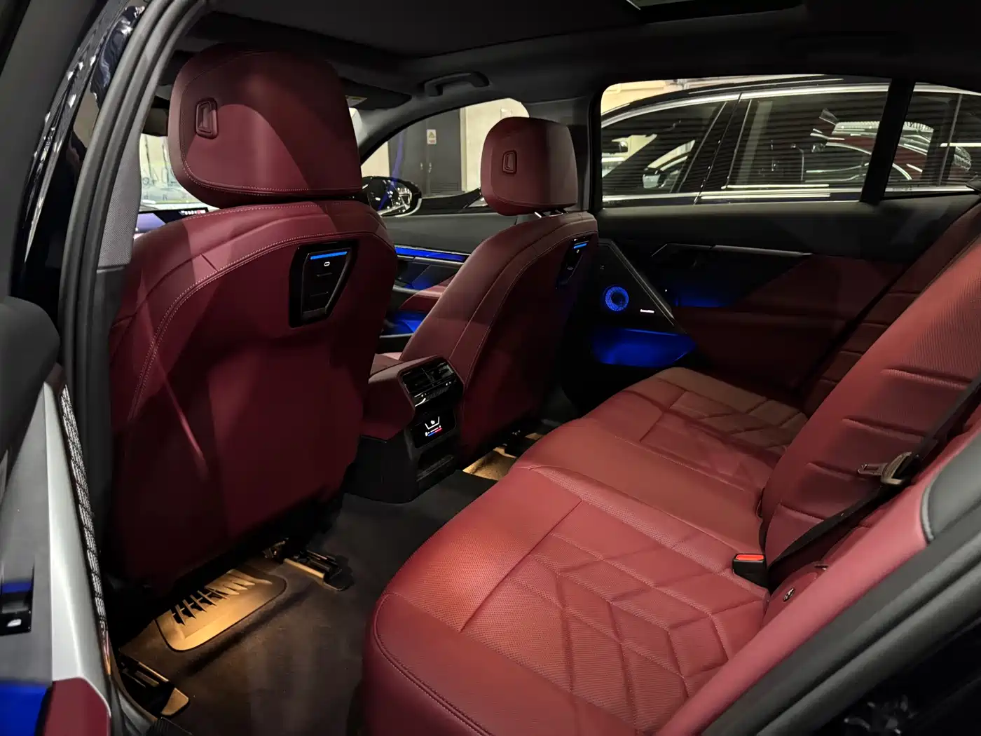 BMW 5 Series 2024 530Li Premium M Sport Package фото 7