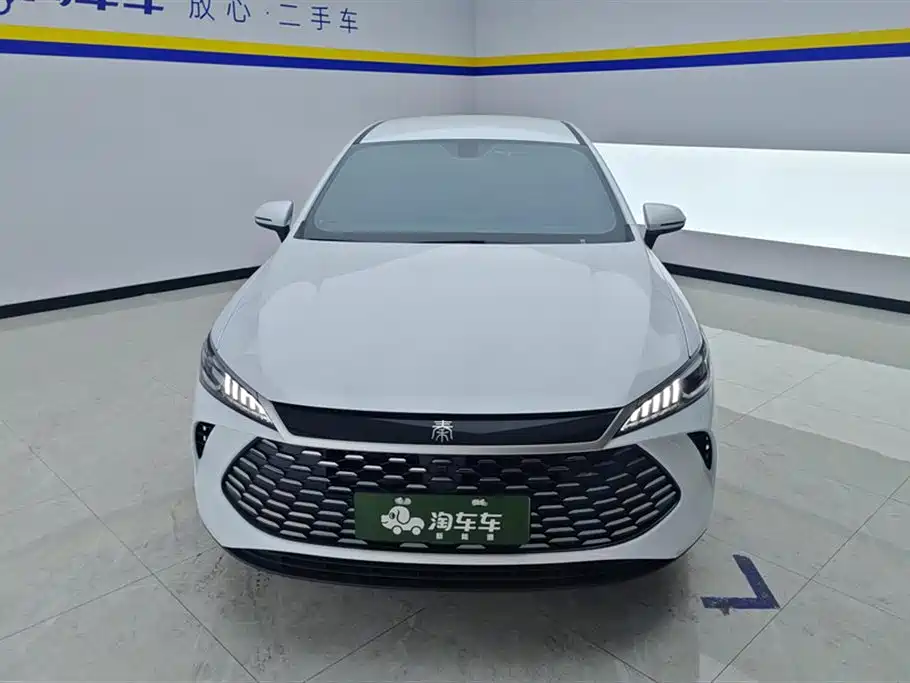 BYD Qin PLUS 2025 DM-i Smart Drive 55KM Leader фото 2