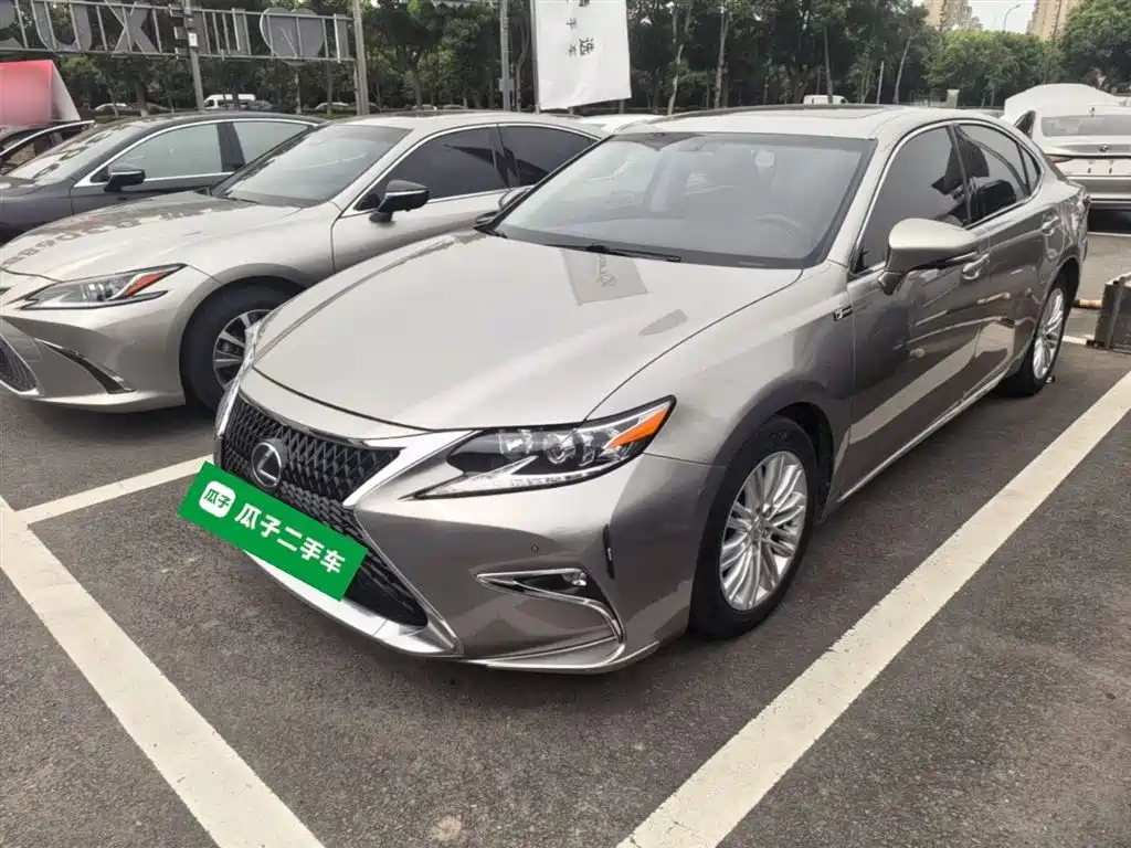 Lexus ES 2015 200 Elite Edition фото 2
