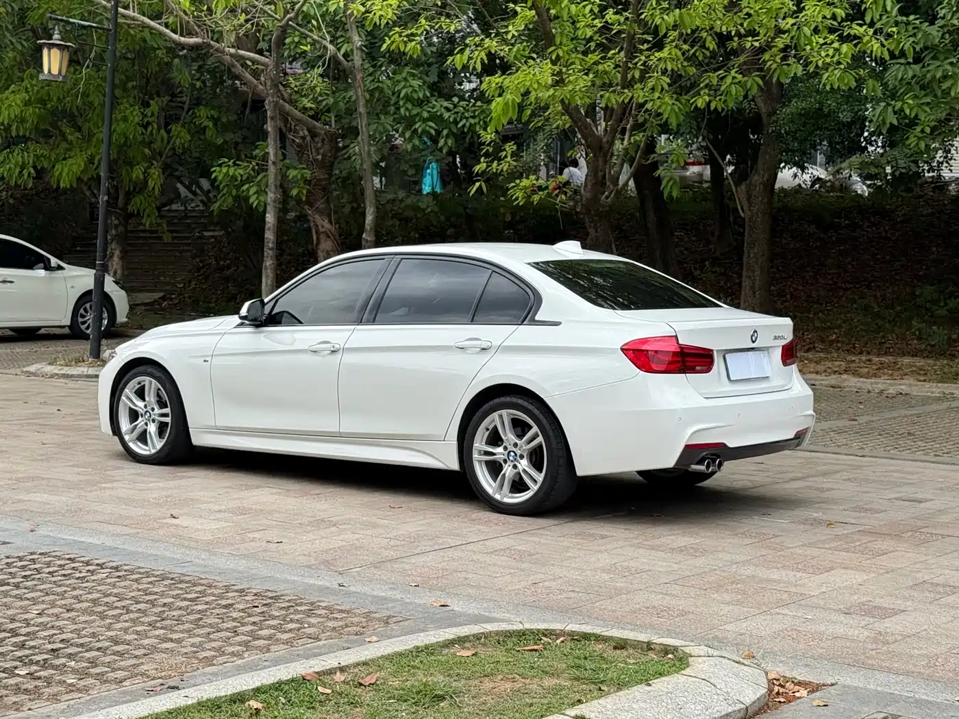 BMW 3 Series 2017 320Li M Sport фото 13